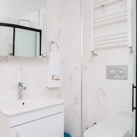 Araz Hotel de apartamente Burgaz